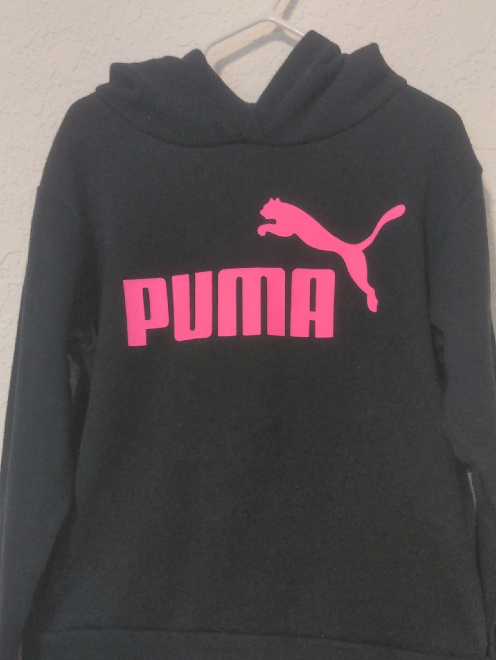 Puma Girls Black With Pink Puma Logo Hooded Sweatshirt Size XS 5/6